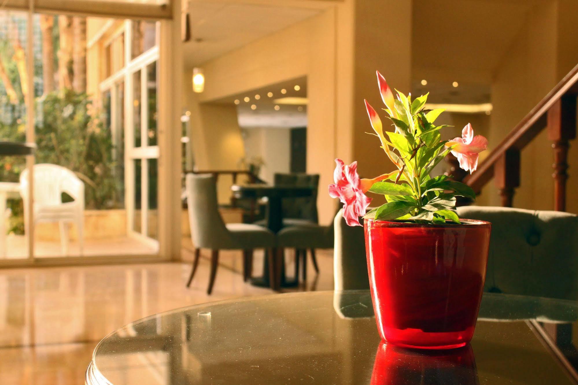 Cosmopolitan Hotel Beirut Esterno foto